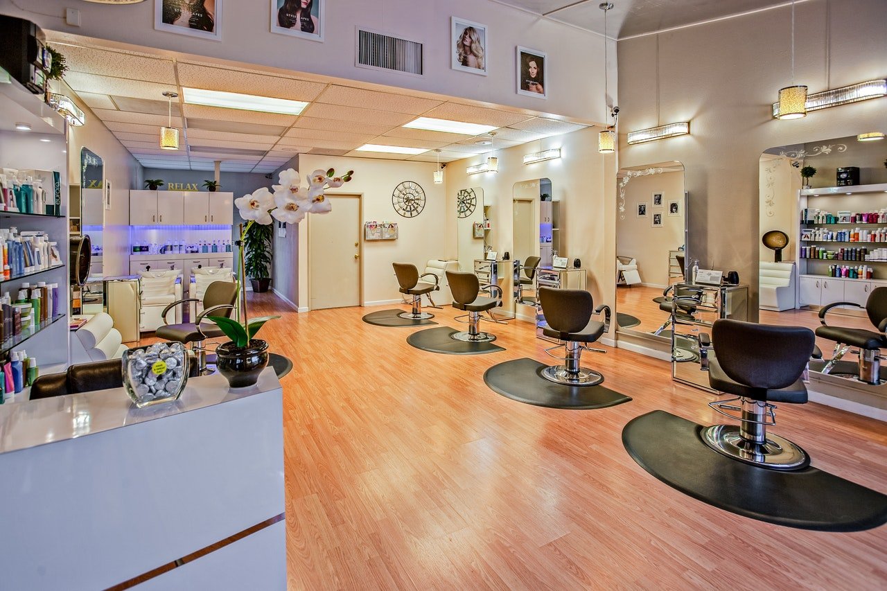 How to Choose the Right Interior Designer for Salons